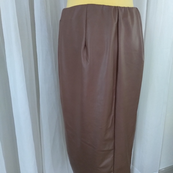 Ellie & Kate Brown Skirt Faux Leather Stretchy Size Medium - Picture 7 of 12